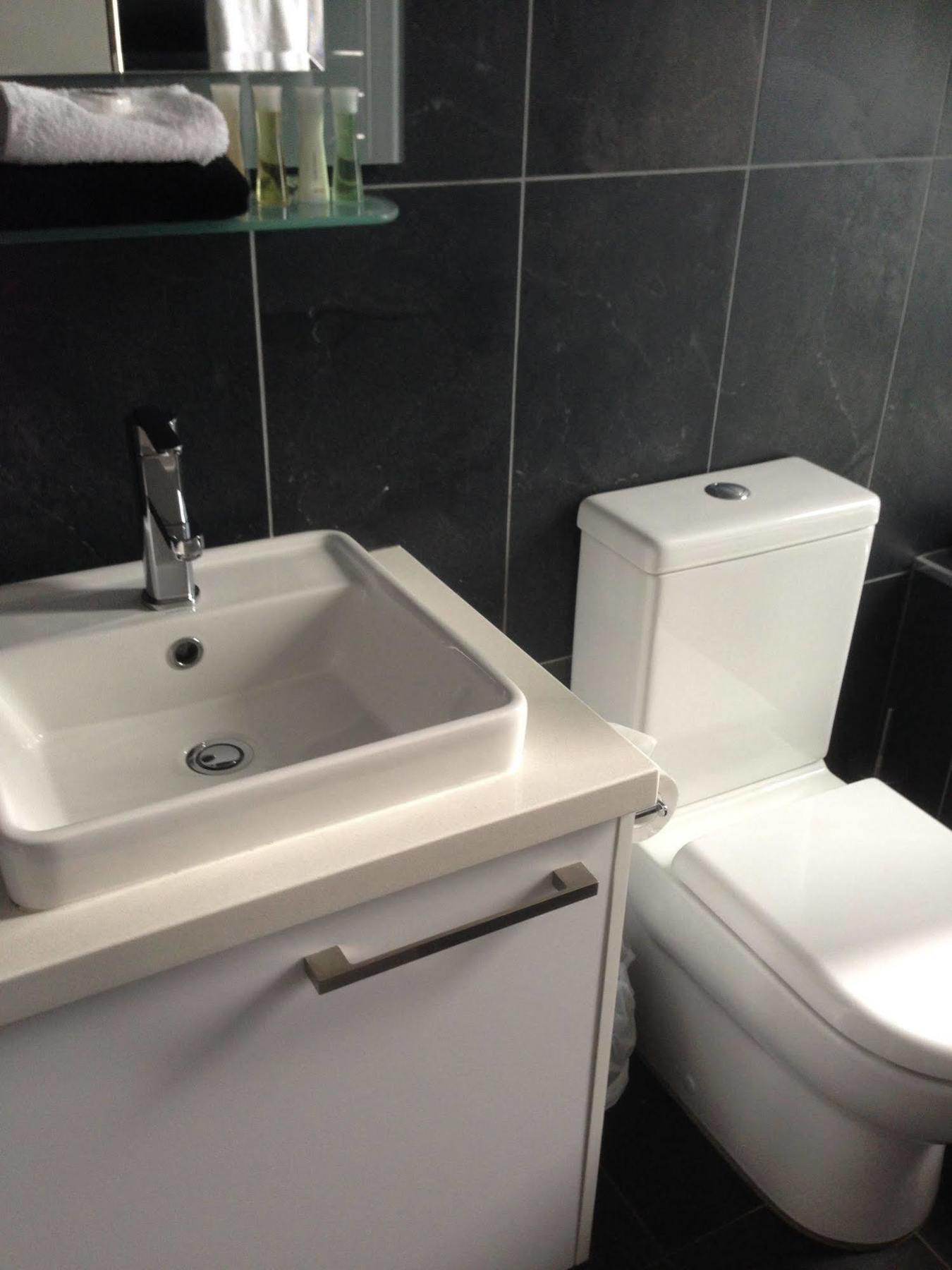 Aparthotel Crown On Darby Newcastle Zewnętrze zdjęcie