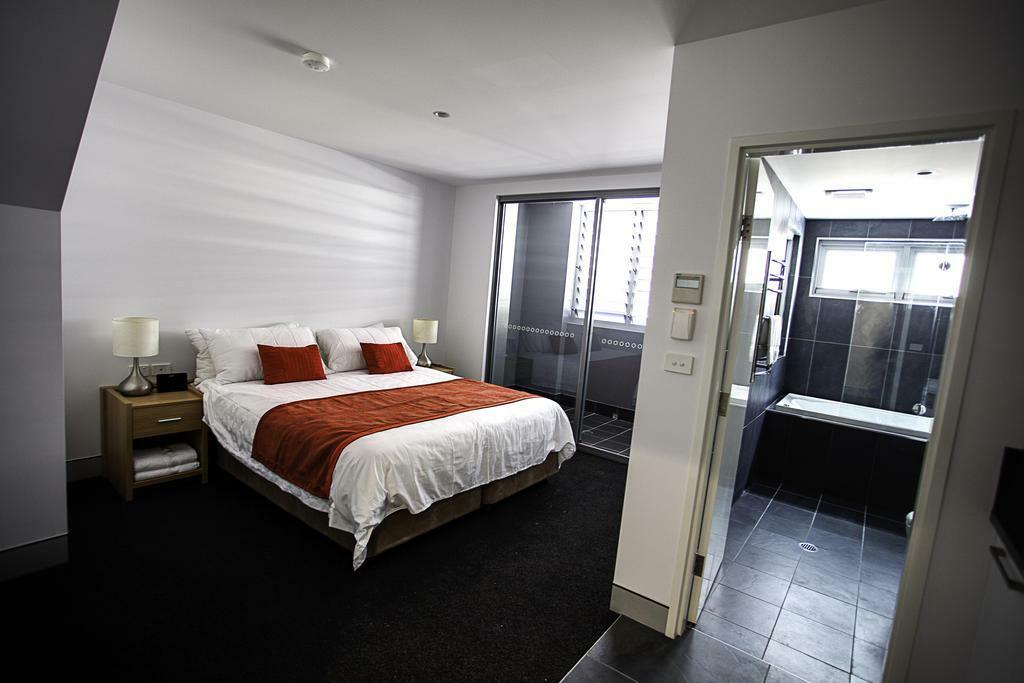 Aparthotel Crown On Darby Newcastle Zewnętrze zdjęcie